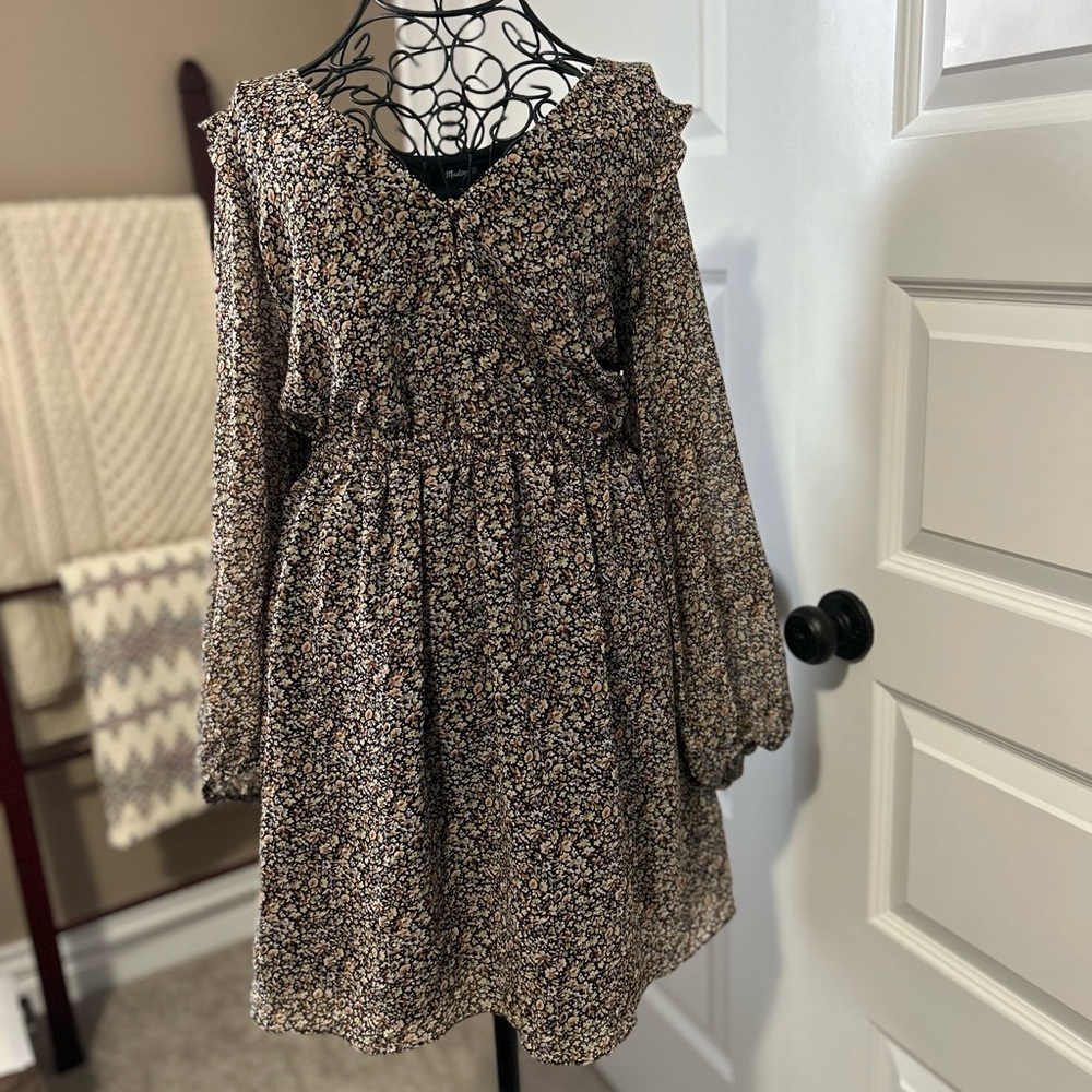 Madewell Black Floral Dress with Flutter Shoulder and Elastic Waist Boho